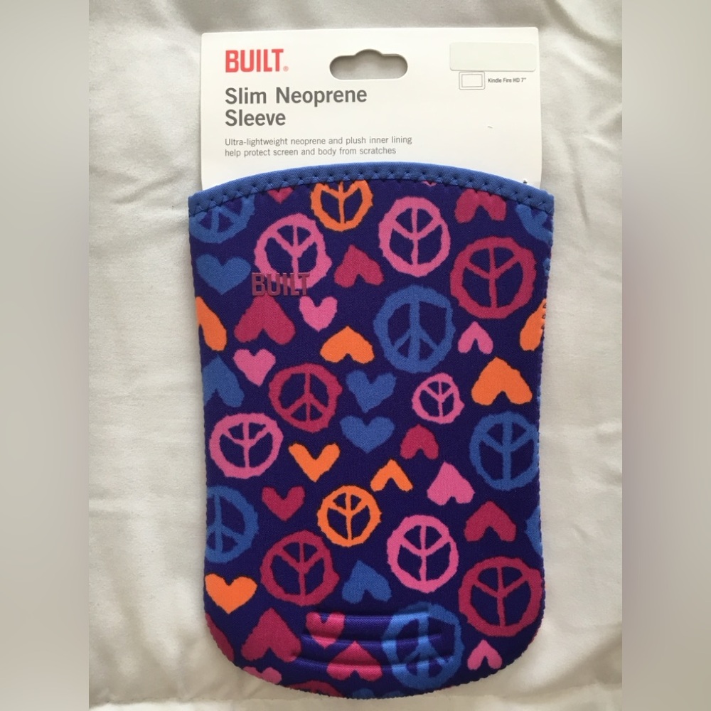 NWT Built Slim Sleeve Kindle Fire HD 7"